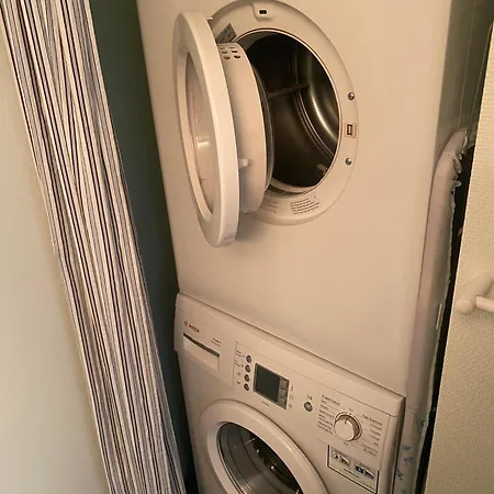 Beautiful In With 3 Bedrooms And Wifi *