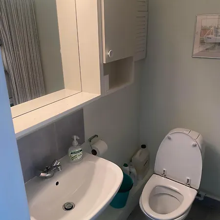 Beautiful In With 3 Bedrooms And Wifi *