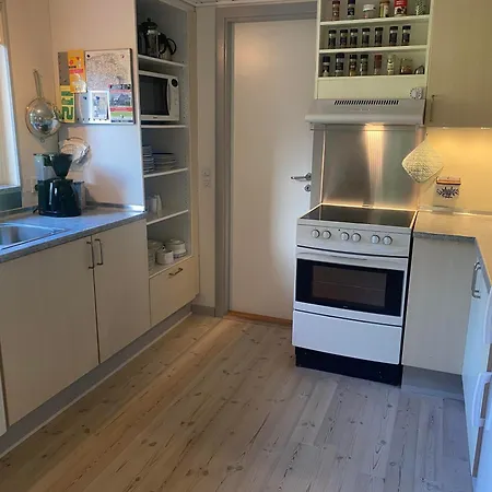 Beautiful In With 3 Bedrooms And Wifi Holiday home *